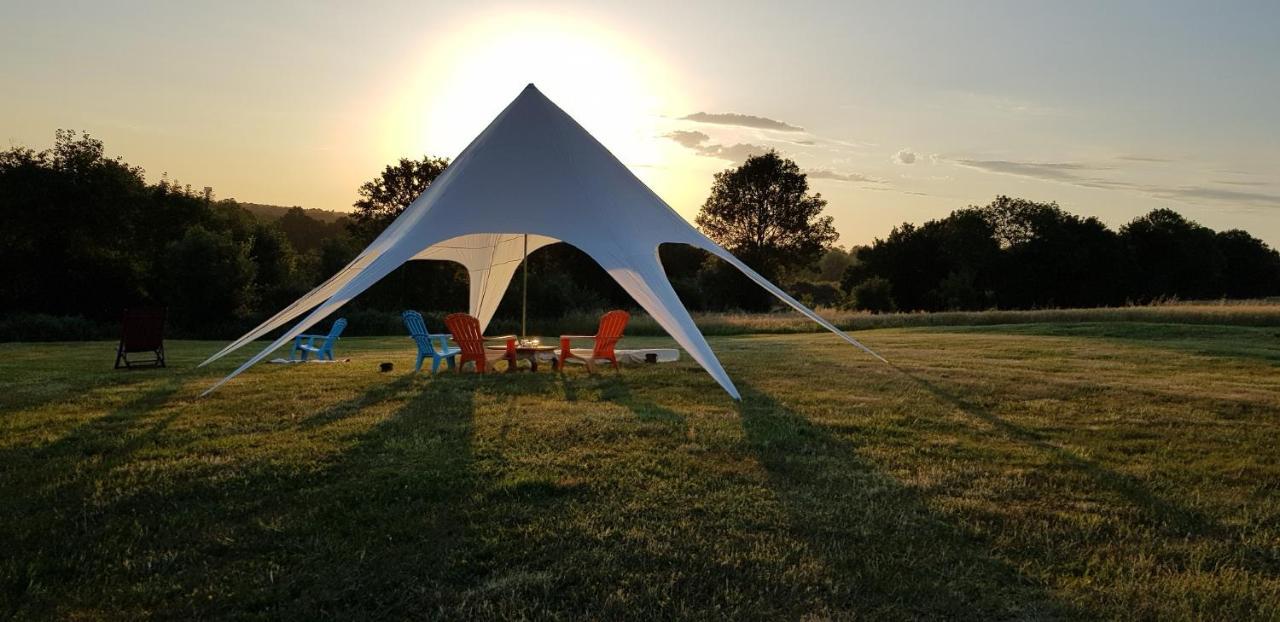 Camping La Petite Houmee Curzay-sur-Vonne Extérieur photo