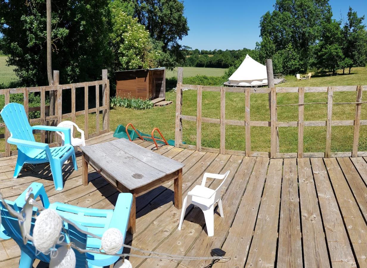 Camping La Petite Houmee Curzay-sur-Vonne Extérieur photo