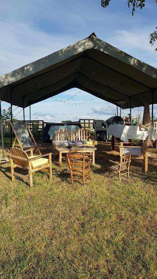 Camping La Petite Houmee Curzay-sur-Vonne Extérieur photo