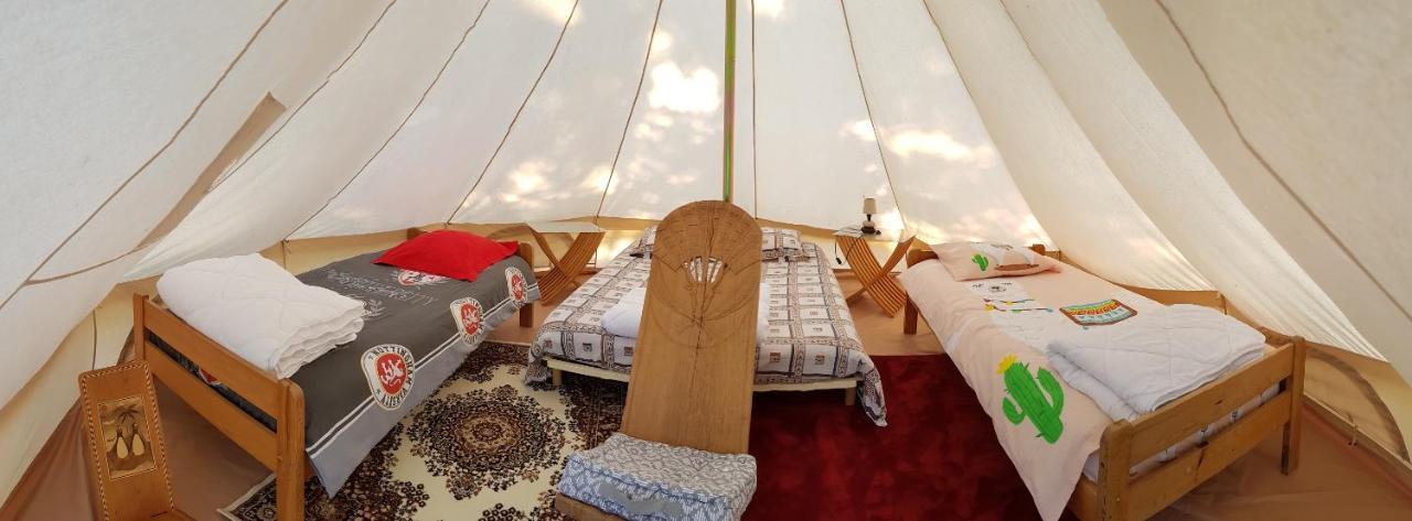 Camping La Petite Houmee Curzay-sur-Vonne Extérieur photo