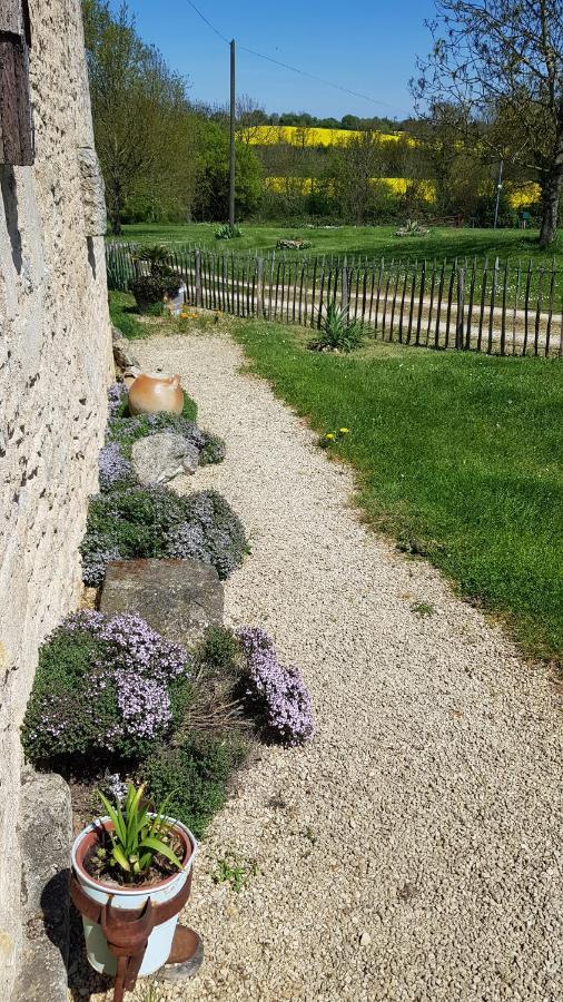 Camping La Petite Houmee Curzay-sur-Vonne Extérieur photo