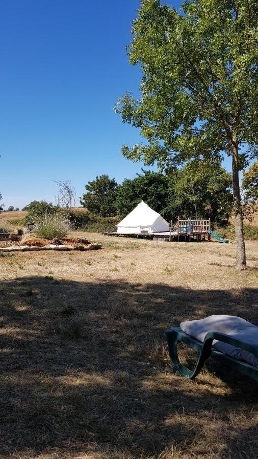 Camping La Petite Houmee Curzay-sur-Vonne Extérieur photo